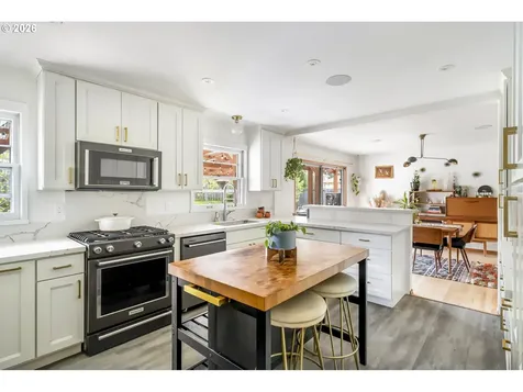 11710 NE Fargo Court Portland OR 97220