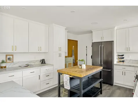 11710 NE Fargo Court Portland OR 97220