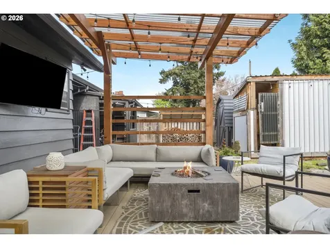 11710 NE Fargo Court Portland OR 97220