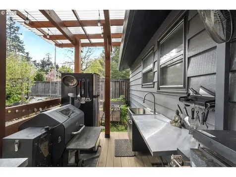 11710 NE Fargo Court Portland OR 97220