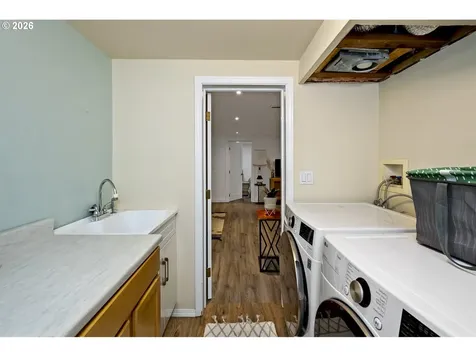 11710 NE Fargo Court Portland OR 97220