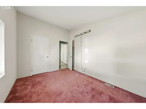 180 Twin Oaks Loop Winston OR 97496
