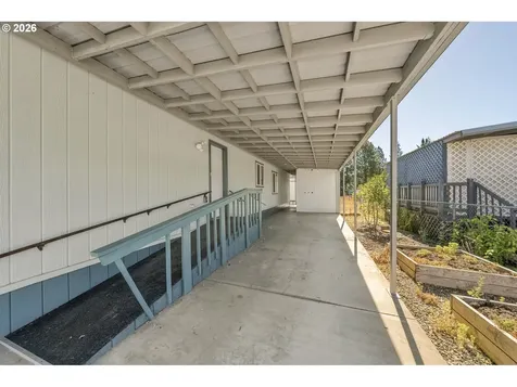 180 Twin Oaks Loop Winston OR 97496