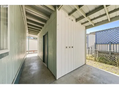 180 Twin Oaks Loop Winston OR 97496