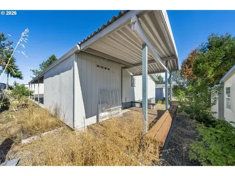 180 Twin Oaks Loop Winston OR 97496