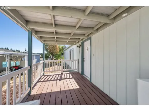 180 Twin Oaks Loop Winston OR 97496