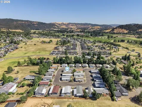 180 Twin Oaks Loop Winston OR 97496