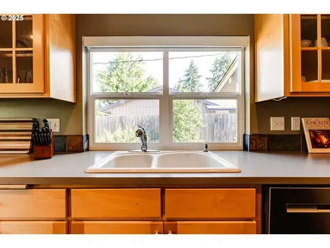 3120 Onyx Street Eugene OR 97405