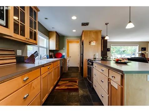 3120 Onyx Street Eugene OR 97405