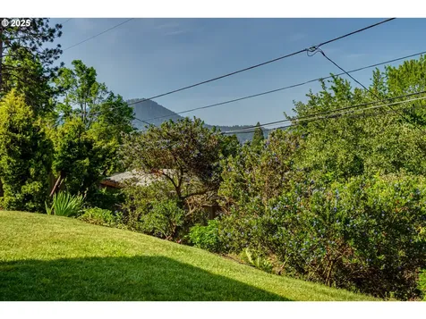 3120 Onyx Street Eugene OR 97405
