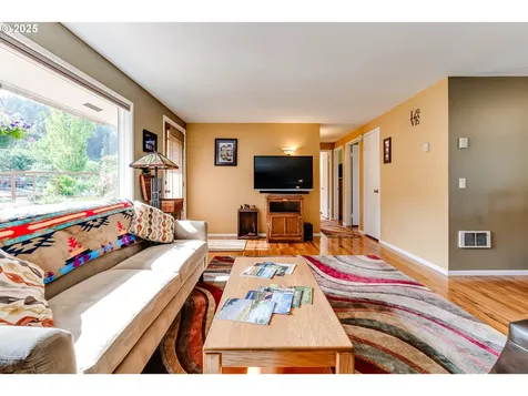 3120 Onyx Street Eugene OR 97405