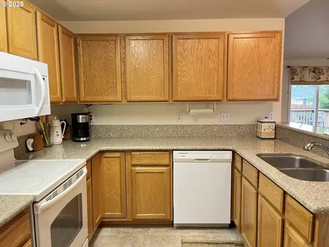1410 Yew Street Florence OR 97439