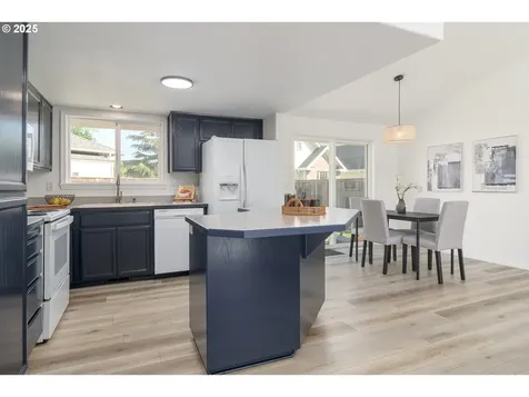 2387 Dale Avenue Eugene OR 97408