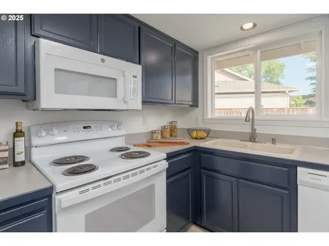 2387 Dale Avenue Eugene OR 97408