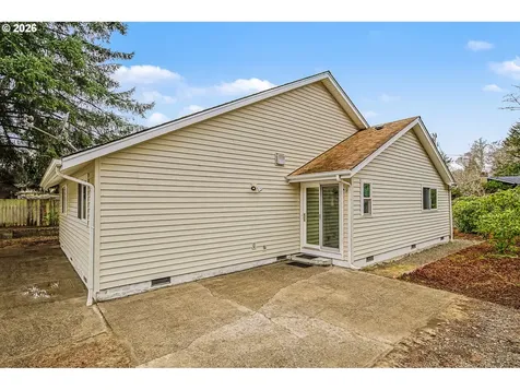 3220 31st Street Florence OR 97439