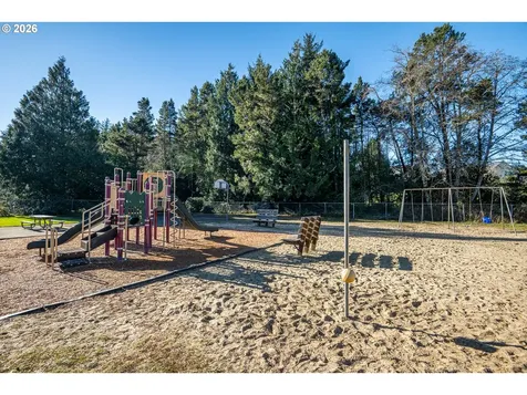 3220 31st Street Florence OR 97439