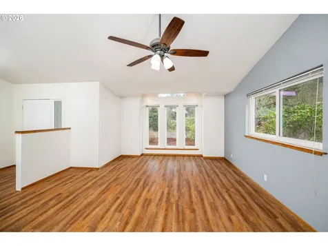 3220 31st Street Florence OR 97439