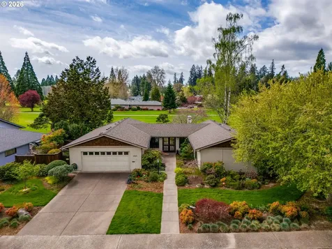 1925 NW St Andrews Drive Mcminnville OR 97128