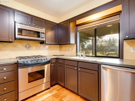 1925 NW St Andrews Drive Mcminnville OR 97128