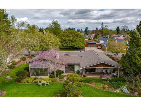 1925 NW St Andrews Drive Mcminnville OR 97128
