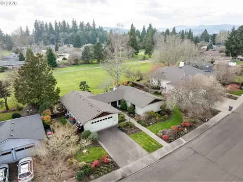 1925 NW St Andrews Drive Mcminnville OR 97128