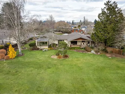 1925 NW St Andrews Drive Mcminnville OR 97128