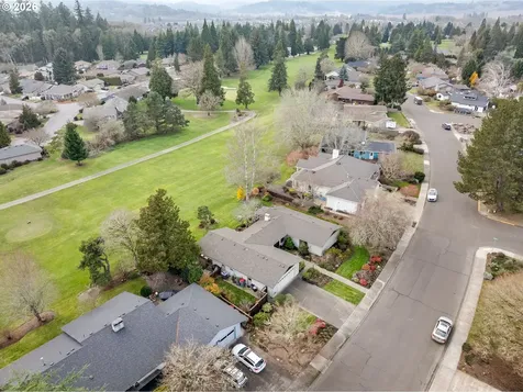 1925 NW St Andrews Drive Mcminnville OR 97128