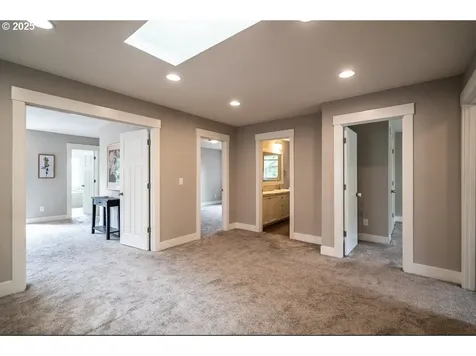 8851 SW 72nd Avenue Portland OR 97223