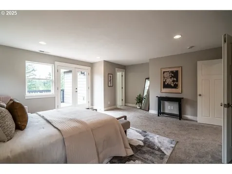 8851 SW 72nd Avenue Portland OR 97223