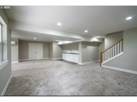 8851 SW 72nd Avenue Portland OR 97223