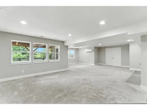 8851 SW 72nd Avenue Portland OR 97223
