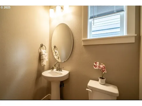 8851 SW 72nd Avenue Portland OR 97223