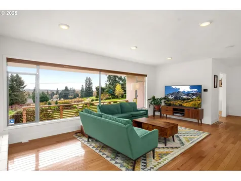 33257 Kammeyer Road Scappoose OR 97056