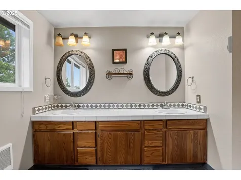 2810 SE Grace Avenue Battle Ground WA 98604