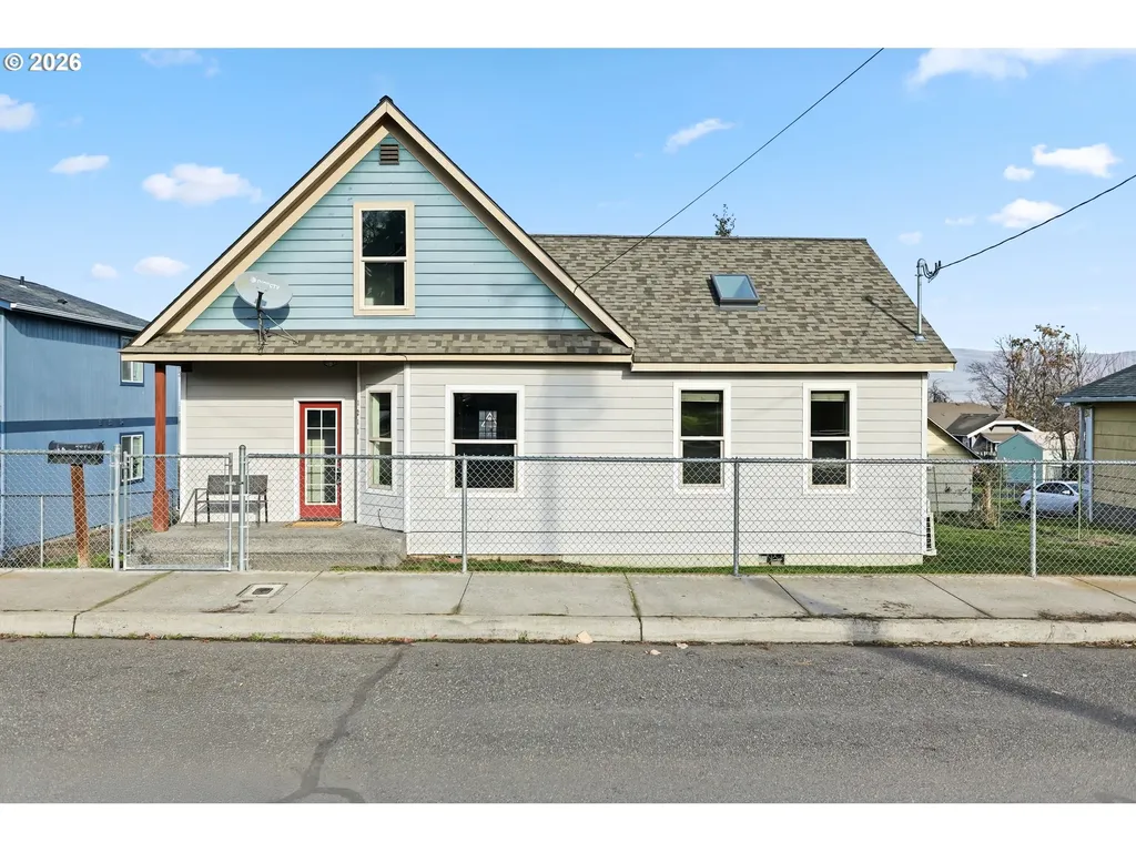 1211 E 10th Street The Dalles OR 97058
