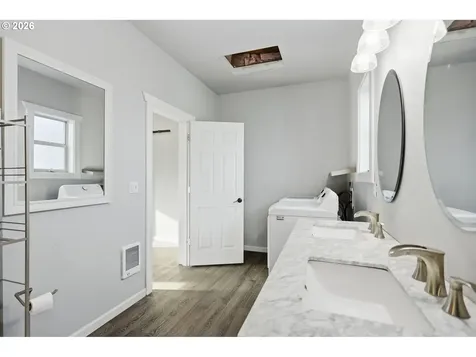 1211 E 10th Street The Dalles OR 97058