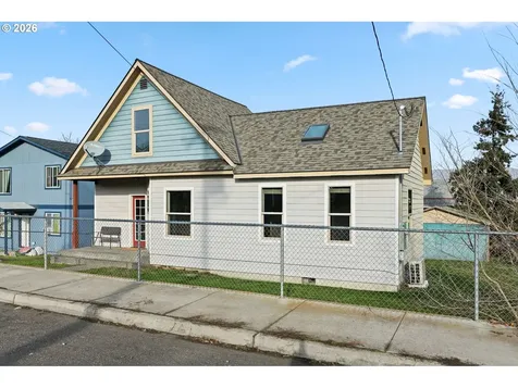1211 E 10th Street The Dalles OR 97058
