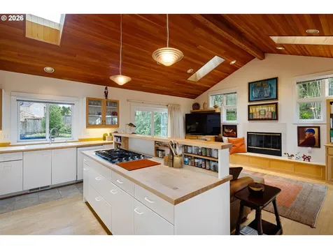 2634 Suncrest Avenue Eugene OR 97405