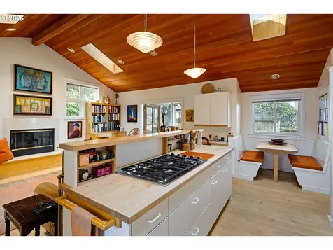 2634 Suncrest Avenue Eugene OR 97405