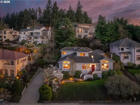 2634 Suncrest Avenue Eugene OR 97405