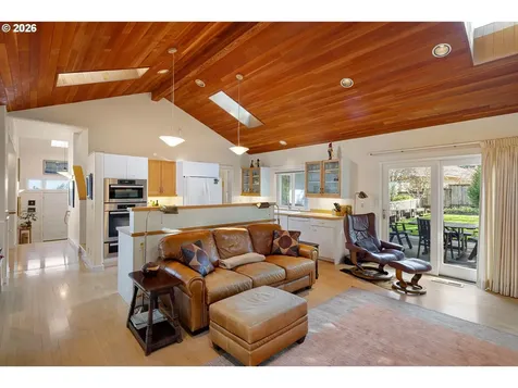 2634 Suncrest Avenue Eugene OR 97405