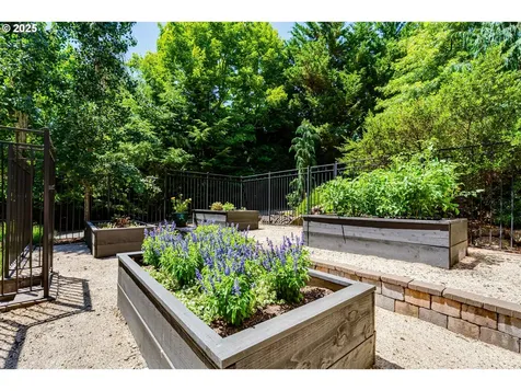 3944 Los Altos Lane Eugene OR 97405
