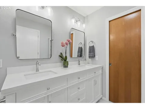 401 E Donald Lane Newberg OR 97132