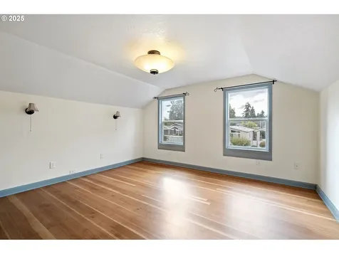 1115 S 6th Street Cottage Grove OR 97424