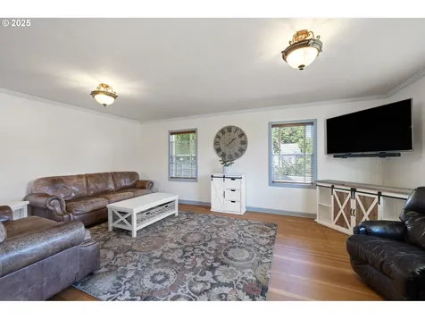 1115 S 6th Street Cottage Grove OR 97424