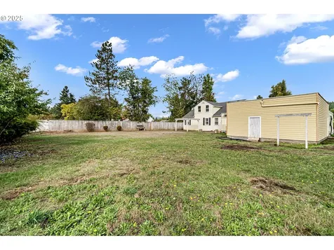 1115 S 6th Street Cottage Grove OR 97424