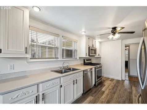 1115 S 6th Street Cottage Grove OR 97424