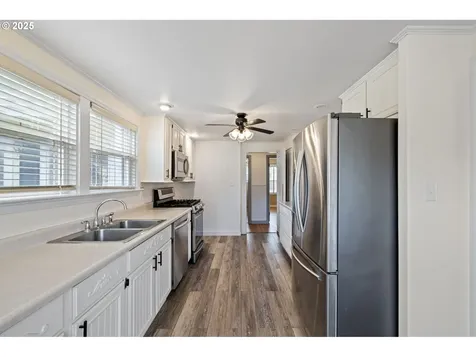 1115 S 6th Street Cottage Grove OR 97424