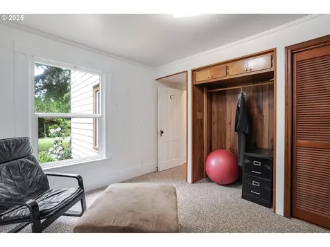 1735 Pine Street Silverton OR 97381