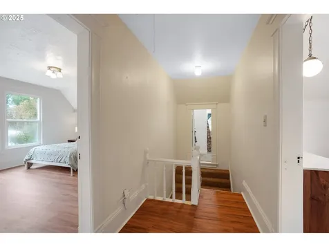 1735 Pine Street Silverton OR 97381